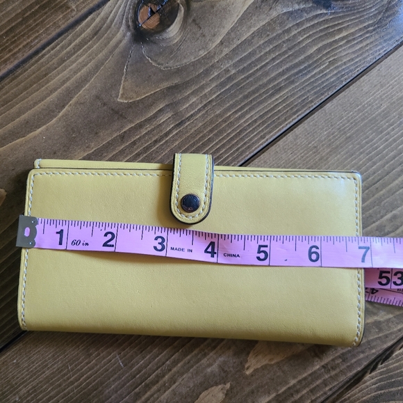 Coach yellow glovetanned leather wallet 💛 - Picture 9 of 12